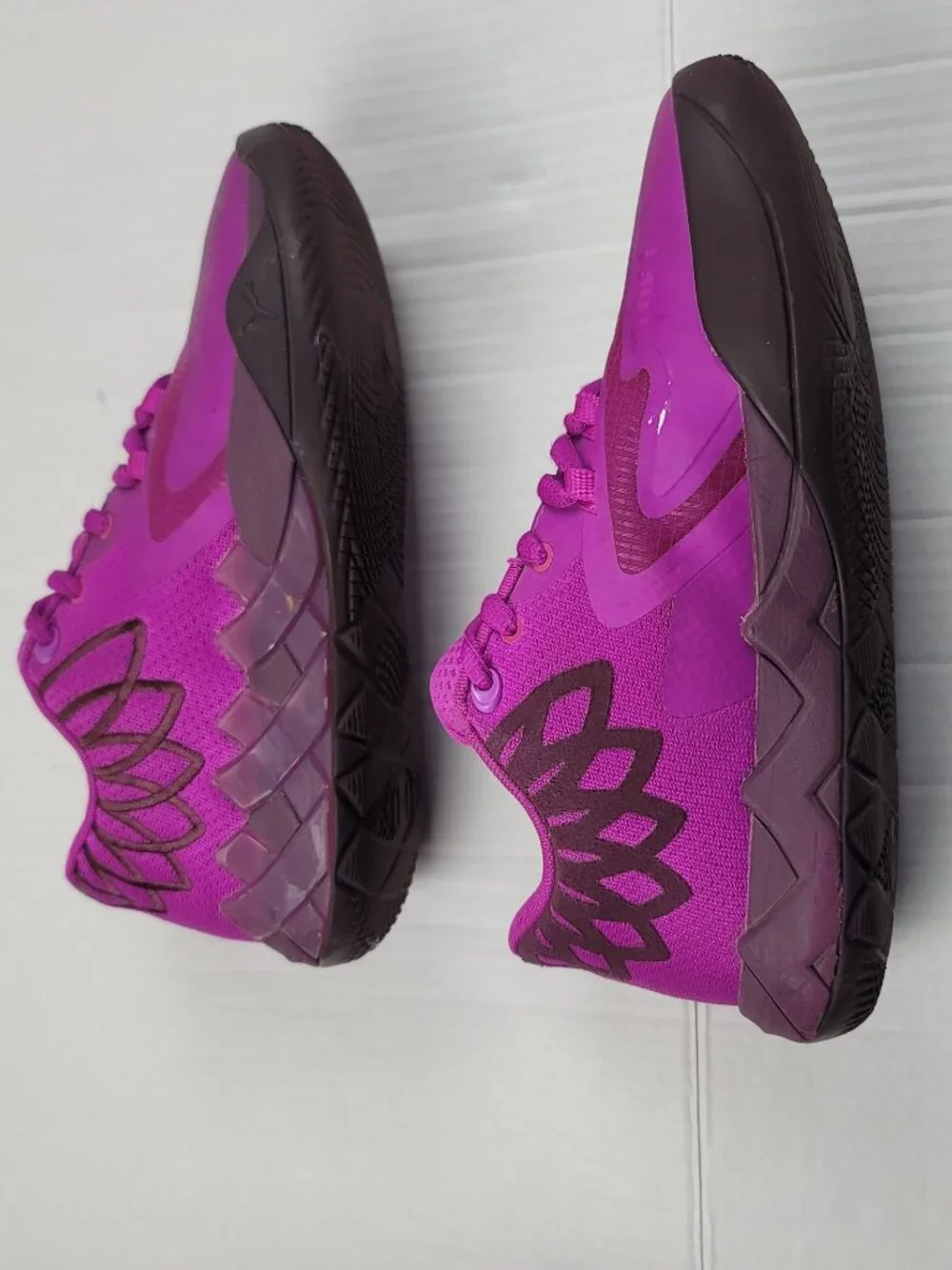 Puma LaMelo Ball MB.01 Lo Disco Basketball Shoes Boys Size 6.5 Purple